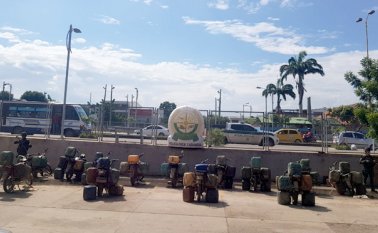 Autoridades incautaron 455 galones de gasolina y ACPM de contrabando. Policía