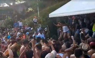 Investigan festival de camisetas mojadas en San Gil con presencia de menores de edad.
Colprensa