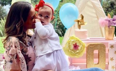 Laura Acuña y su hija Helena. Instagram Laura Acuña