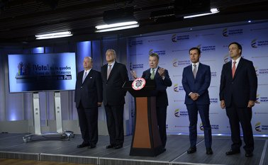 el presidente Juan Manuel Santos anunció una serie de medidas para garantizar el normal desarrollo de las elecciones que se avecinan y frente a las cuales ya se han conocido amenazas cibernéticas. Cortesía