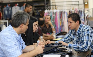 Unas 3000 empresas de confecciones integran el sistema moda en la región incluyendo los comercializadores. Archivo de La Opinión