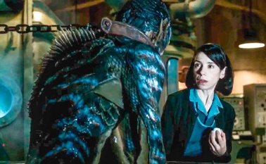 El filme cuenta una historia de amor entre una limpiadora muda y una criatura anfibia guardada en un tanque de agua en una instalación militar de Estados Unidos en plena Guerra Fría. Internet | Referencial