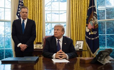 Nuevamente se conoció que 8 de cada 10 ciudadanos piensan que el presidente no está apto para dirigir al país.
AFP