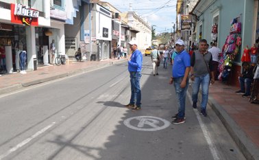 Así luce la calle 11 de Ocaña luego de las operaciones de recuperación del espacio público. La Policía tiene el compromiso de evitar que los andenes sean ocupados nuevamente. Javier Sarabia