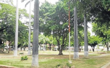Desde esa fecha hasta hoy, se recogieron los escombros y la Junta de Acción Comunal (Jac) conformó un comité de amigos del parque Centenario. La Opinión