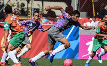 Más de 5.000 niños de distintas regiones del país participaron en la edición 2018 del tradicional torneo infantil Pony Fútbol, que se juega cada año en Medellín. AFP