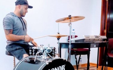 Juan Andrés Suárez Gómez, baterista conocido como Macario. Colprensa