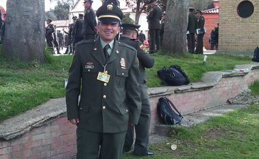 El primero de diciembre de 2015 Manuel Guillermo Galvis Contreras asistió al primer día del curso para ascender a intendente de la Policía Nacional. Cortesía