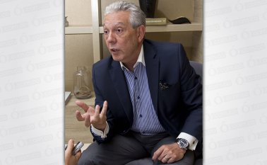 Helmuth Barros Peña. Alfredo Estévez