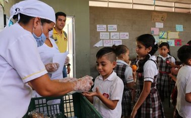Un mes después de comenzar las clases, llegará el programa de alimentación escolar a las escuelas de Cúcuta, que vale 15.569 millones de pesos. Archivo