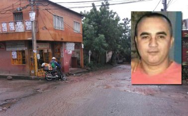 En la calle 24 con avenida 3 del barrio Virgilio Barco, la Policía encontró el taxi estrellado contra un árbol. El chofer fue auxiliado, pero murió camino al hospital. La Opinión