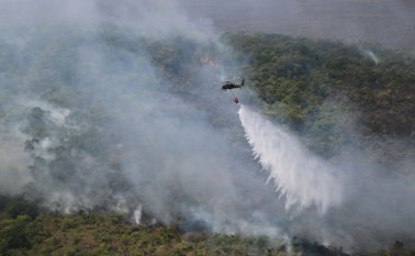 Falta por controlar aproximadamente 10% de la emergencia, según las autoridades. Colprensa