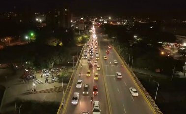 Este es el proyecto más grande que está en marcha en la ciudad y el mismo no solo será para cambiar bombillas, también se renovarán la red de postes y los circuitos eléctricos. Captura de video