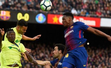 Mina lamentó no haber logrado el tanto de la victoria en un remate de cabeza que ha cruzado demasiado en la recta final del partido. AFP