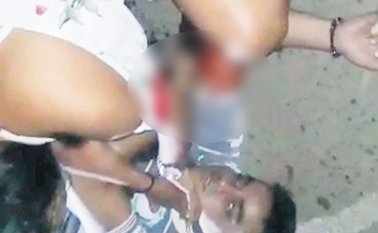 Anderson Jhovan, de 23 años, fue auxiliado por algunos amigos, quienes lo trasladaron a la clínica Medical Duarte, donde finalmente murió. Cortesía