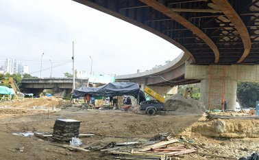 El proyecto del intercambiador vial lleva 80 por ciento de avance, y se tiene estimado que a finales de julio de este año sea entregada. Edisson Figueroa