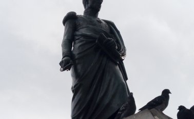 La estatua de Simón Bolívar fue esculpida por el italiano Pietro Tenerani por encargo de José Ignacio París, amigo del Libertador. Tomada de La FM