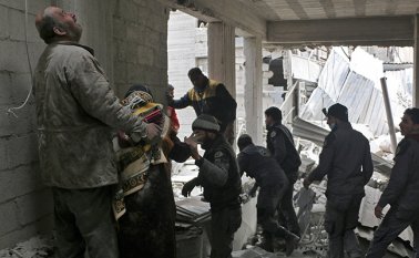 Los heridos sufren la escasez de suministros médicos, y en los últimos seis días, diez centros médicos han quedado fuera de servicio o con sus capacidades reducidas tras ser blanco de ataques. AFP