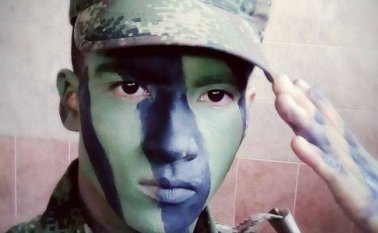 Laurentino Peña llevaba cuatro meses en el Ejército. Esta foto fue publicada por él hace unas semanas en su Facebook. Tomada de Facebook