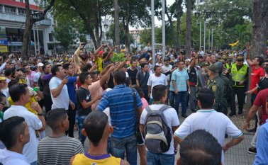 El nivel de agresión entre los simpatizantes de  diferentes grupos políticos ha llegado a un punto muy álgido, como el que se presenció ayer en Cúcuta, durante la manifestación que se había organizado para el precandidato presidencial Gustavo Petro. 
 Edinsson Figueroa