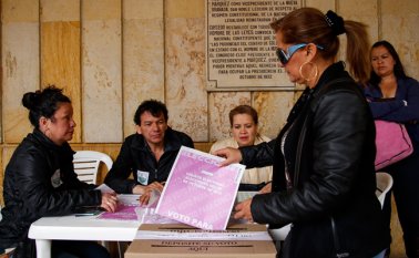 Desde el domingo a las 4:00 de la tarde, por la diferencia horaria, empezaron las votaciones para el Congreso en 69 países del mundo en donde residen colombianos. Colprensa