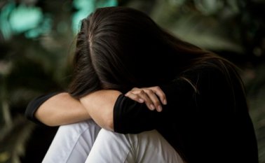 El padrastro aprovechó la ausencia de la madre de la menor. Colprensa