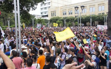 Enfrentamientos en Cúcuta entre seguidores y opositores del candidato a la presidencia de la República, Gustavo Petro. Archivo La Opinión