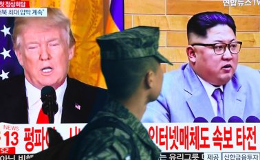 El líder norcoreano Kim Jong-un forzó a la segunda potencia nuclear del mundo (EE.UU.) a negociar. Al aceptar el encuentro con Kim, Trump ha aceptado que se trata de un oponente digno y de cuidado.  AFP