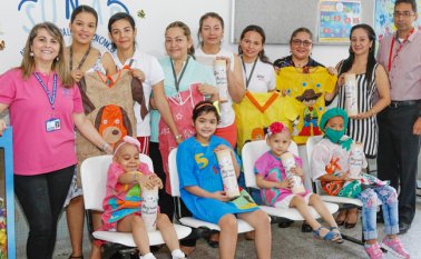 Pilar Serrano, Yulieth Bello, Xiomara Bautista, Miriam Colmenares, Leonilde Peña, Liliana Ropero, Karina Fuentes, Aura Berbeo, Endes Barrientos, Diosbherlin Estrada, Carla Michell Piñeros, Vicky Plazas Vives, Diana Sofía y Arnesto Becerra. Mario Franco