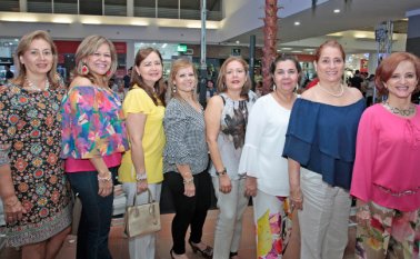 Claudia Beltrán, Misleny Nieto, Sonia Cristancho, Nancy Uribe, Mabel Duarte, Amparo López, Elsa Jaramillo y María Isabel Jaramillo. Mario Caicedo