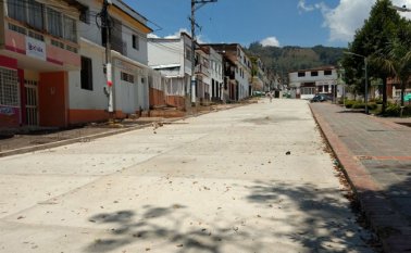 La intervención en las vías buscó mejorar la calidad de vida de las comunidades urbanas y proyectar una mejor imagen del municipio durante Semana Santa. Cortesía