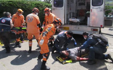 Un simulacro por atentado terrorista con explosivos se cumplió en la red hospitalaria de la Provincia de Pamplona. Roberto Ospino / La Opinión