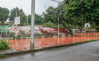 La cancha del barrio Santa Clara, en Los Patios, debe ser reubicada por la construcción del puente Benito Hernández. Archivo