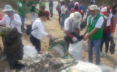 El río Algodonal, en siete kilómetros, desde el corregimiento La Ermita hasta San Francisco, fue sometido a una jornada de limpieza como parte del Día Mundial del Agua. Cortesía