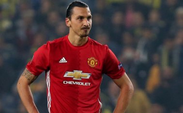 La estrella del fútbol sueco saldrá del Manchester United para debutar el próximo 31 de marzo en la liga de Estados Unidos.  Archivo