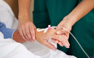 Hace falta que existan más organizaciones y personal capacitado para orientar a los sobrevivientes de cáncer. Internet