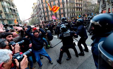 Convocados por el grupo independentista radical Comités de Defensa de la República. AFP