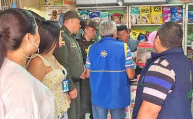 El local comercial ubicado en el barrio El Carretero de Ocaña, fue cerrado por las autoridades competentes al no acatar las normas de ley para la venta de animales. Cortesía