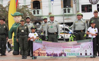 El plan 'Yo protejo la vida' se presentó en la plazuela Almeyda y participaron el alcalde. Roberto Ospino