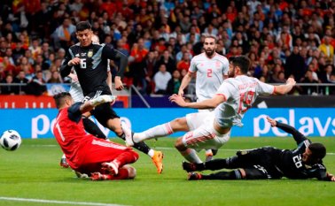 Siete goles tuvo este partido amistoso. AFP