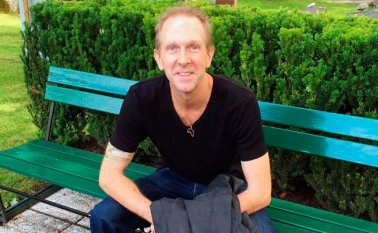 Patrick Johnson, de 56 años, recibió un disparo en el pecho. hora724.com