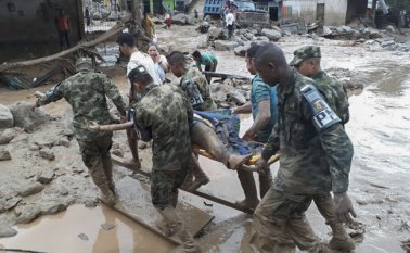 El 31 de marzo de 2017, la avalancha dejó 333 muertos y 76 desaparecidos, así como 22.310 damnificados. Archivo