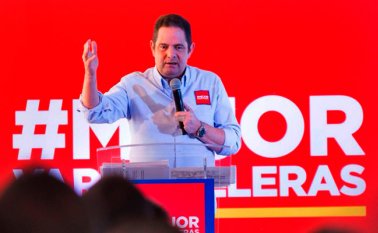 El aspirante a la presidencia de la república, Germán Vargas Lleras, quien ha tenido una descolgada significativa en las últimas encuestas, sigue presentándoles a los colombianos sus propuestas en diferentes materias. Archivo