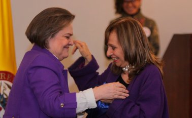 Después del café entre De La Calle y Fajardo, se concertó uno entre las candidatas vicepresidenciales, incluida Ángela Robledo, fórmula de Gustavo Petro. Sin embargo, Claudia López (Coalición Colombia) no asistió.