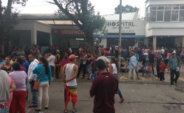 Este es el panorama a las afueras del hospital Jorge Cristo Sahium, en Villa del Rosario. Leonardo Oliveros