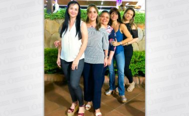 Marta Luzardo, Patricia García, Ximena Burbano, Caterine Cruz y Kelly Moreno. Cortesía