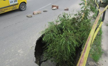 Este nuevo hueco está ubicado entre las calles 10 y 11. Orlando Carvajal / La Opinión