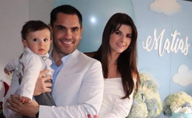 El cucuteño Lincoln Palomeque, su esposa Carolina Cruz y Matías que cumplió su primer año de vida. Instagram
