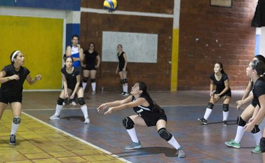 Jugadores del departamento tienen la meta de fortalecer el voleibol del departamento, a pesar de que la Liga haya perdido el reconocimiento deportivo hace más de dos años. Archivo