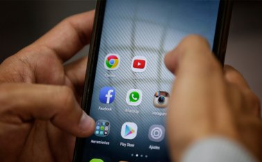 Las explicaciones se dieron por la filtración de los datos de 87 millones de usuarios a Cambridge Analytica. Colprensa